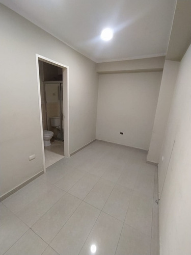 Imagen 9 de 11 de En Alquiler Apto En La Urb Calicanto Ln