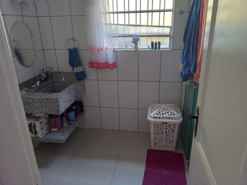 Casa Grande, Com Ótima Acessibilidade E Gerando Renda.