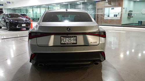 Lexus IS 4p 300 Premium L4/2.0/T Aut