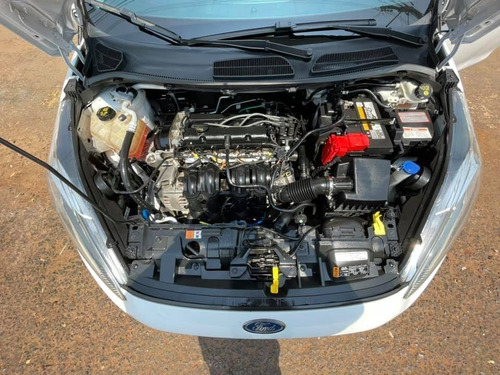 Imagem 10 de 12 de Ford Fiesta 1.6 Se Hatch 16v Flex 4p Manual