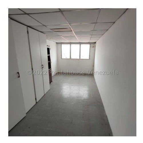 Imagen 7 de 15 de Casa En Venta El Marques 22-29002 Wolfgang Liaz 0414-132-24-22 0412-582-01-12