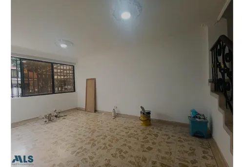 Casa Unifamiliar En Venta En Altos Del Castillo #2(mls#253756)