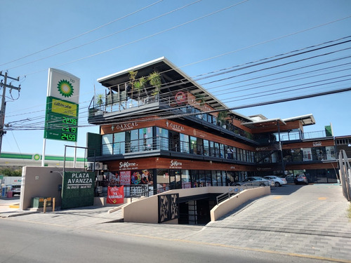 Local En Renta Plaza Avanzza, Av. El Jacal