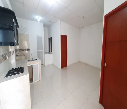 En Nueva Floresta Se Alquila Apartamento