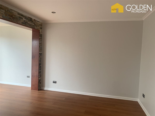Casa En Venta De 7 Dorm. En Concón