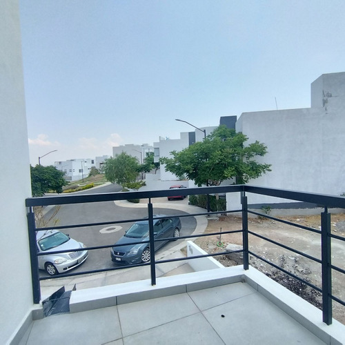 Casas En Venta En El Condado, Jardín, 3 Recamaras, Una En Pb, De Lujo !