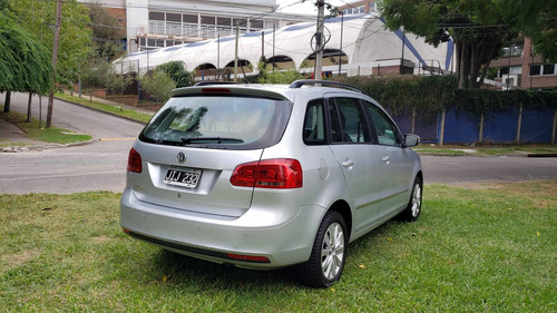Volkswagen Suran 1.6 Highline 101cv 11c 2010