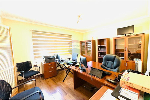 Se Vende Casa 4d,2b,5 Est. Sector Ñuñoa