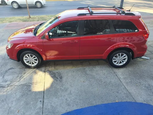 Dodge Journey 2.4 Sxt 5 Pasajeros Plus Mt
