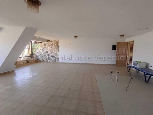 Imagen 6 de 17 de Penthouse En Venta Los Jardines Urb San Jacinto, Maracay 23-20479 Hc