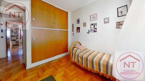 Departamento Semipiso 5 Ambientes Con Dependencia, Balcón Corrido. Piso Alto. Baulera, Seguridad Y Cochera Cubierta.
