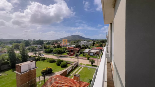 Apartamento En Piriápolis - Zona Centro Ref. 6112