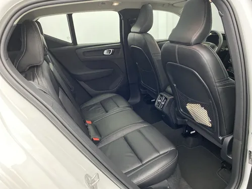 Volvo XC40 2.0 B5 Poll Star Hibrida
