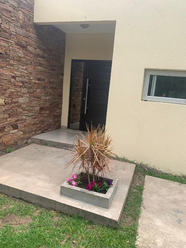Casa De 4 Ambientes En Una Sola Planta En Altos De Hudson 1