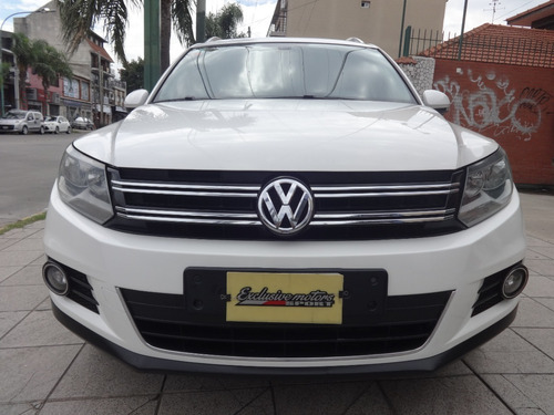 Imagen 2 de 20 de Volkswagen Tigual Sport & Style 200tsi 4motion { Excelente }
