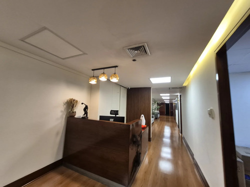 (ofi) Oficina Habilitada + 12 Estacionamientos + Sanhatan