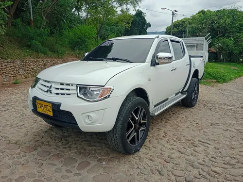 Mitsubishi L200 SPORTERO 2.5 Basica