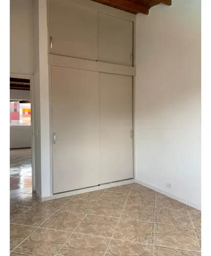 ¡se Arrienda Amplio Apartamento En Los Colores!