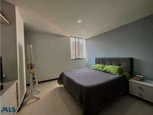 Apartamento Con Comodos Espacios En Sabaneta(mls#250053)