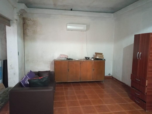 Imagen 5 de 18 de Casa Con Deptos. - Villa Sarmiento