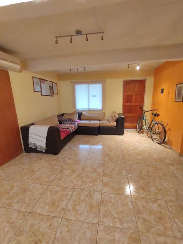 Calle 152bis Esq 521 - Casa 2 Dormitorios C/ Cochera Y Monoambiente