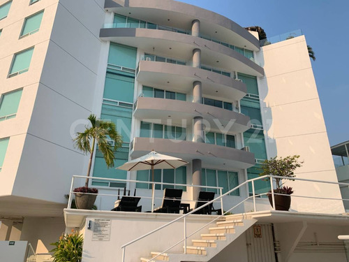 Departamento En Venta En Condominio Lobayan, Acapulco Diamante