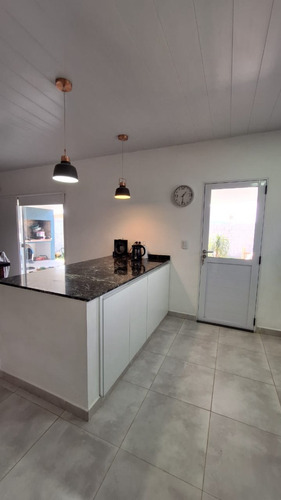 Casa A La Venta, Dos Habitaciones.