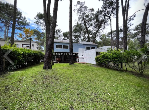 Casa En Venta Dentro Del Complejo Solanas Vacation, Punta Del Este.