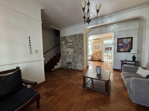 Venta Casa 5 Ambientes Con Cochera, Patio Y Terraza En Parque Chacabuco- Apta Credito