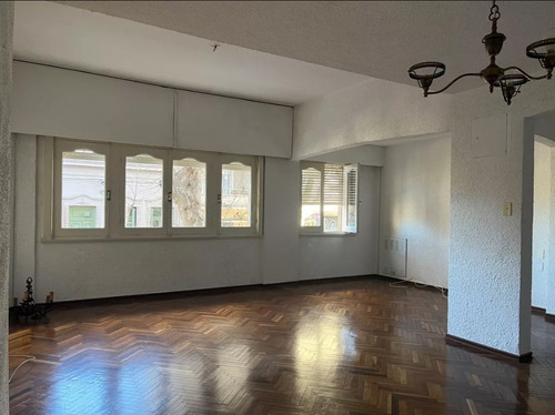 Apartamento En Venta De 3 Dormitorios C/garage En Parque Rodó