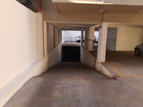 Imagen 2 de 5 de Venta Cochera Fija Cubierta, En Victoria Centro.