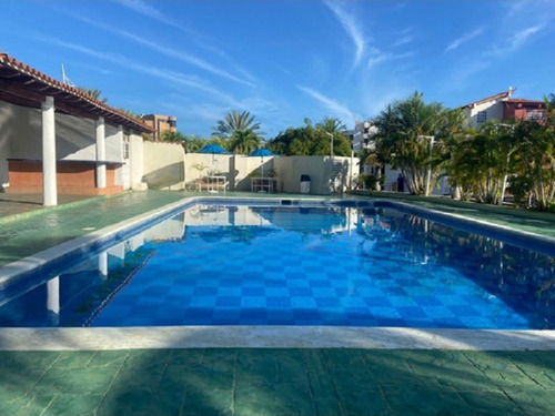 Imagen 16 de 18 de Townhouse En Alquiler En Lecheria C.r Villas Martinique