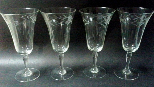 Cuatro Copas Para Vino Cristal Transparente Tallado