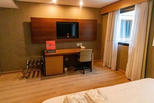 Imagem 3 de 15 de Flat Na Av. Ibirapuera, Prox Ao Metro Eucaliptos E Ao Shopping Ibirapuera - Sf31365