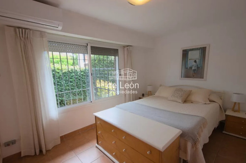 Casa De 4 Dormitorios En Alquiler Anual Playa Mansa