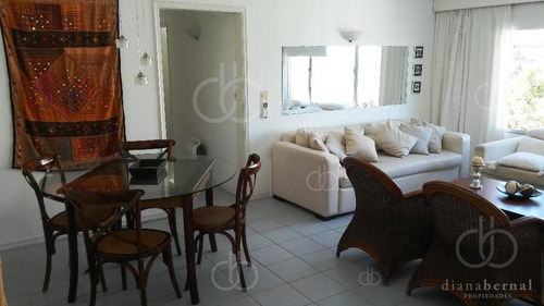 Imagen 5 de 12 de Apartamento En Primera Linea, Playa Mansa, 2 Dormitorios *