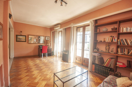 Departamento De 4 Ambientes En Edificio Histórico En Congreso