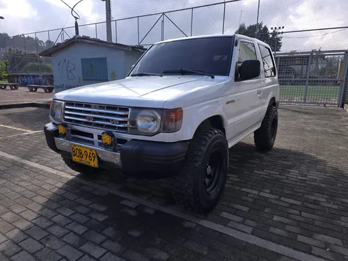 Mitsubishi Montero 3.0 V13