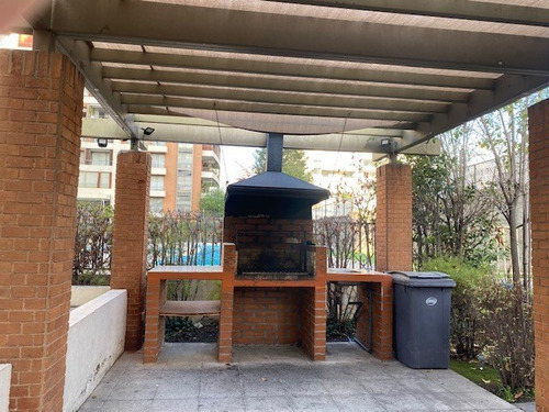 Departamento En Venta De 4 Dorm.2 Estacs. Bd. En Las Condes