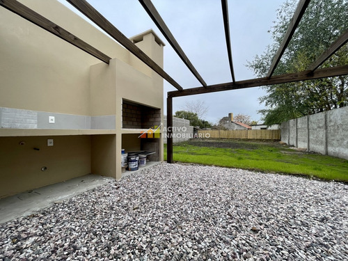 Venta Casa 715 Metros 3 Dormitorios + Patio Con Parrillero - Solymar