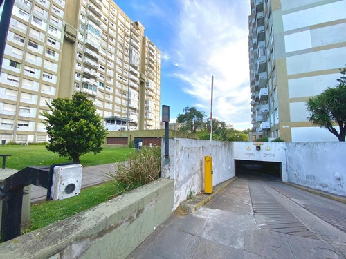 Imagen 2 de 5 de Mdq | B Sarmiento | Cochera Cubierta 13 M2... Oportunidad !!!