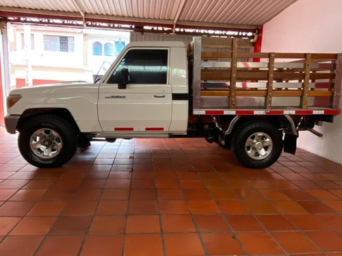 Toyota Land Cruiser 4x4 Turbo Diesel