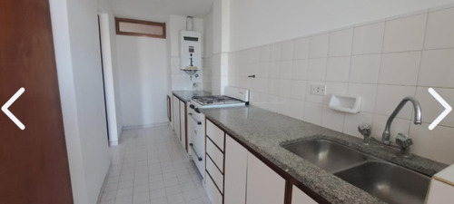 Venta Particular. Departamento 3 Ambientes - Zona Tribunales, La Plata. Incluye Cochera.