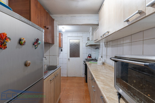 Excelente Casa 3 D 1 B Con Local Comercial Y Estacionamiento