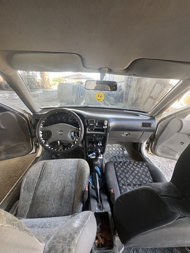 Nissan V16 Ex Saloon