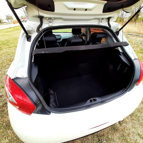 Imagen 13 de 15 de Peugeot 208 Allure Touch Screen - 2014