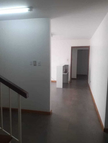 Imagen 2 de 8 de Alquilo Casa Comercial 290m2 Chuao 9750