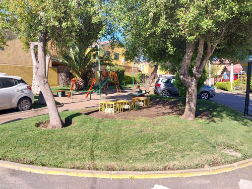 Casa En Venta De 3 Dorm. 2 Baños, En Puente Alto