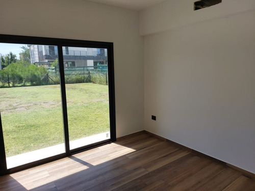 Santa Rita, Barrio Privado, Casa 4 Ambientes