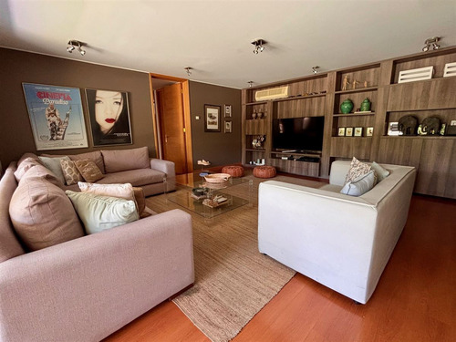 Casa En Venta De 6 Dorm. En Los Trapenses
